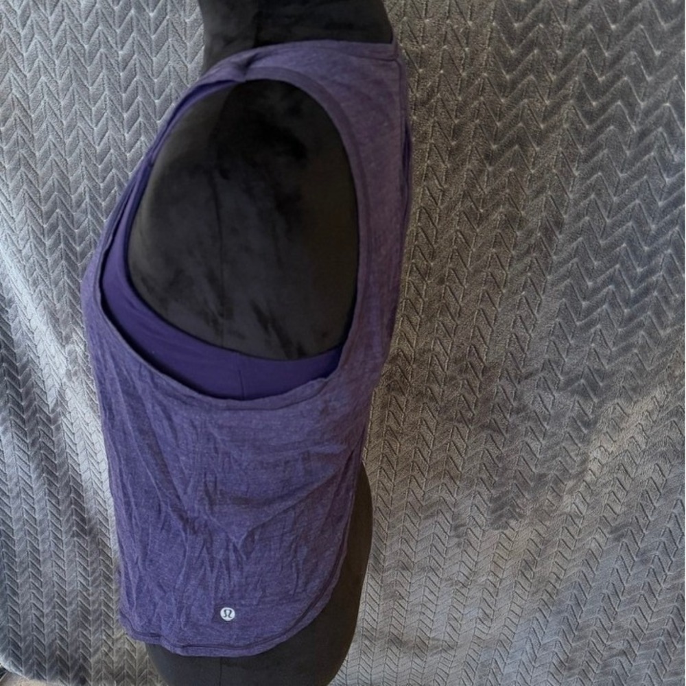 Lululemon‎ Twist & Reach Tank in Heathered Aeon Size 6 - Picture 4 of 8